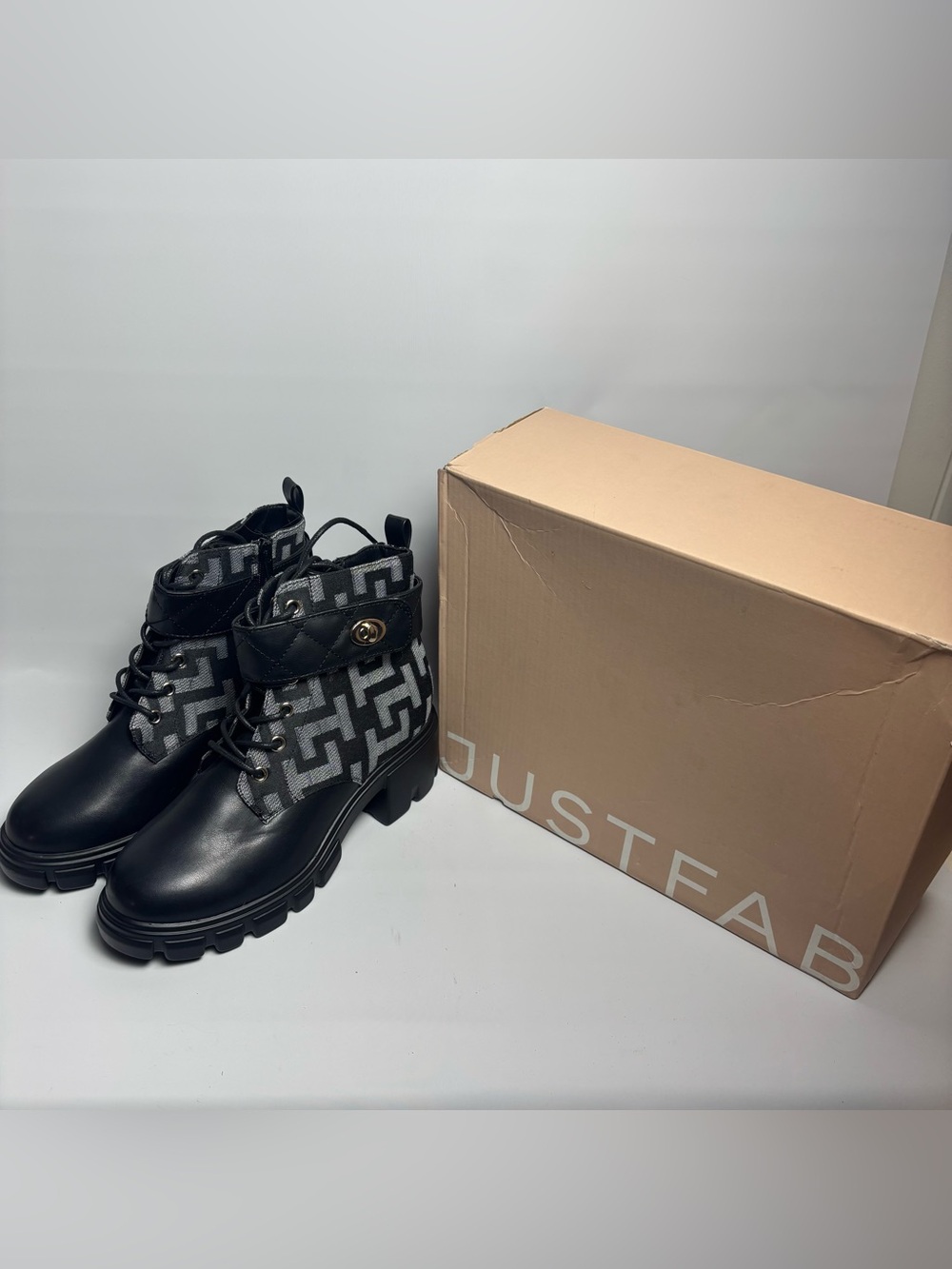 NEW Women’s Justfab Kiki Womens Size 7 Ilona Black Booties